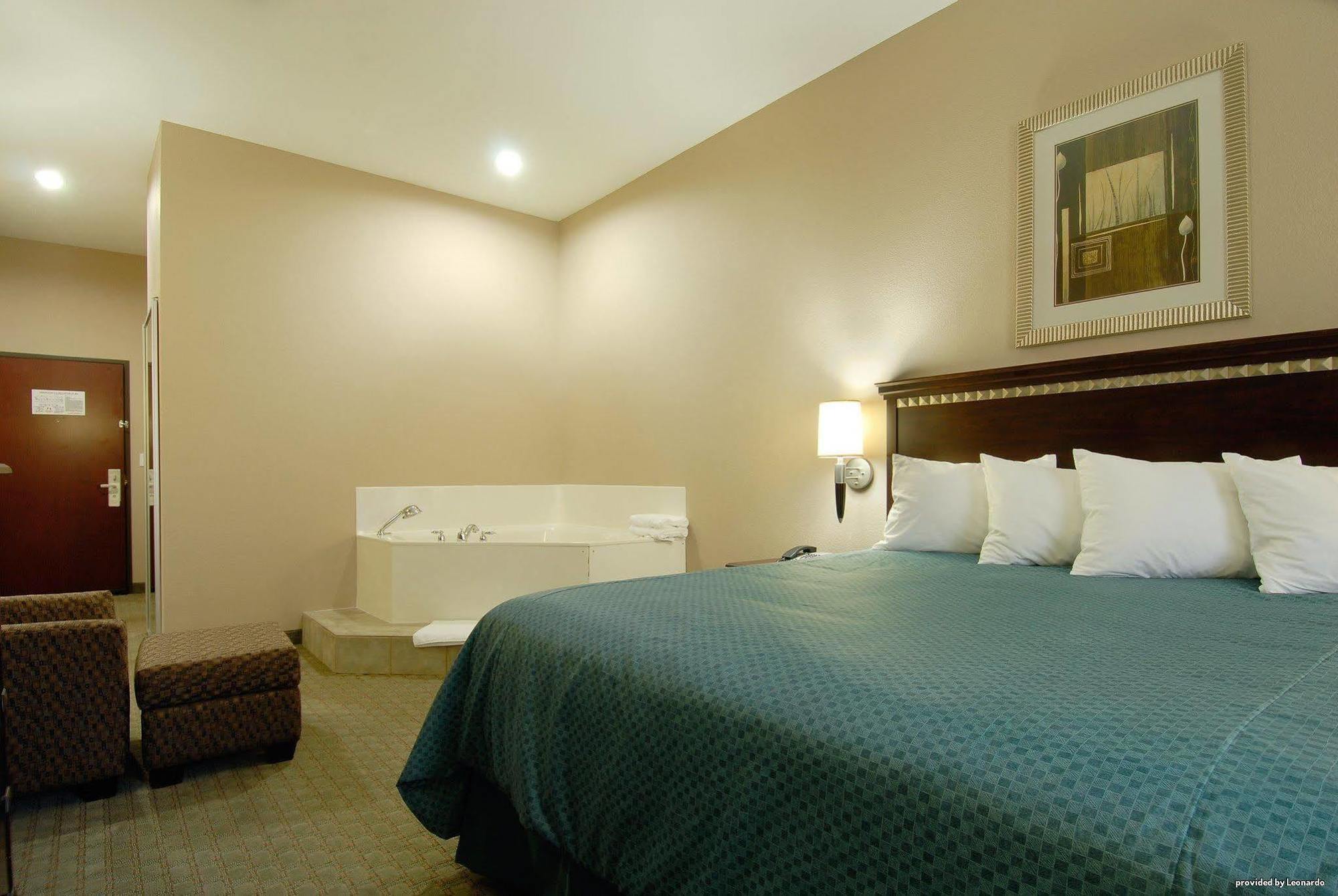 Best Western Mineola Inn Exterior photo